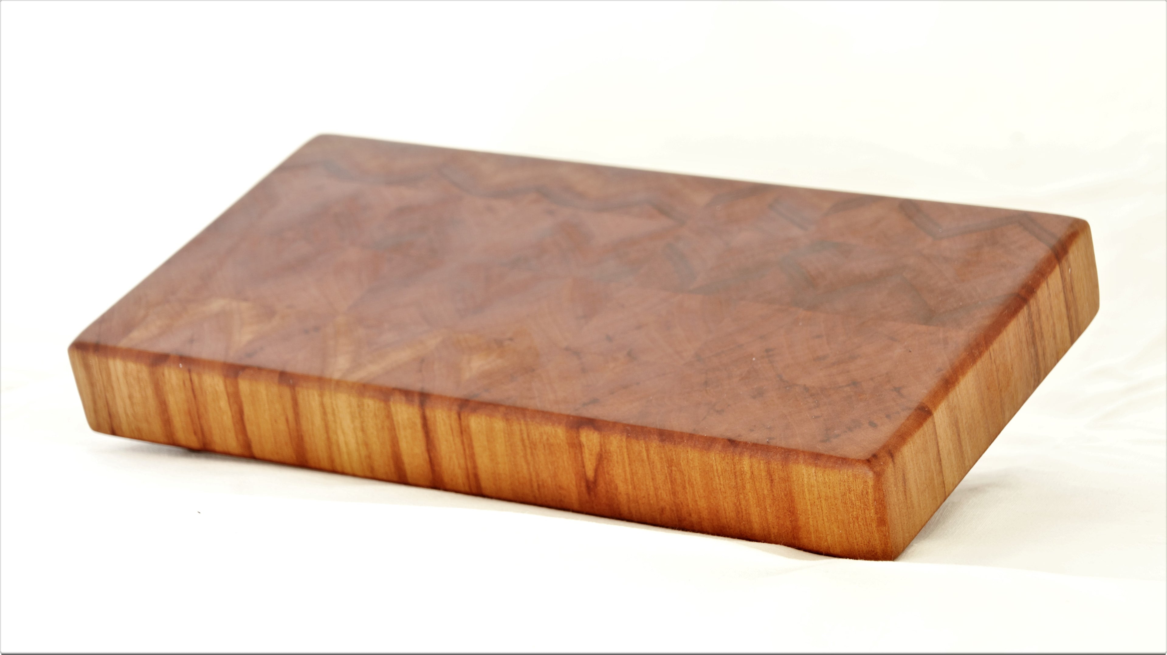Stirnholzschneidebrett Holzbrett Schneidebrett Endgrain End Grain Cutting Board Hackbrett Kotibe Esche Eiche Ahorn Buche boardbutter.de